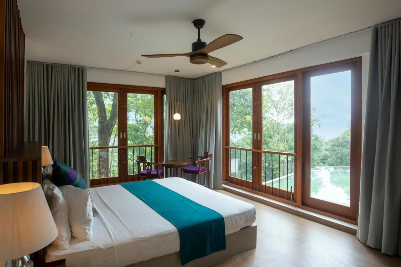 Birds Park Polgahawela Hotel Wadakada Exterior photo