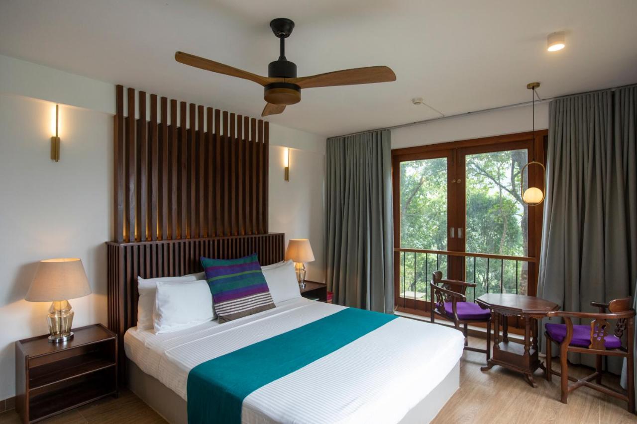 Birds Park Polgahawela Hotel Wadakada Exterior photo