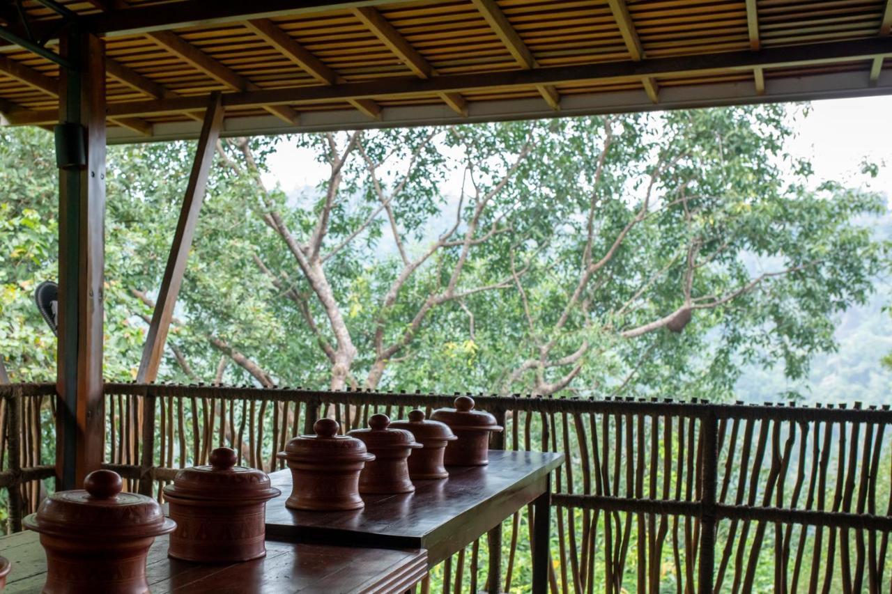 Birds Park Polgahawela Hotel Wadakada Exterior photo
