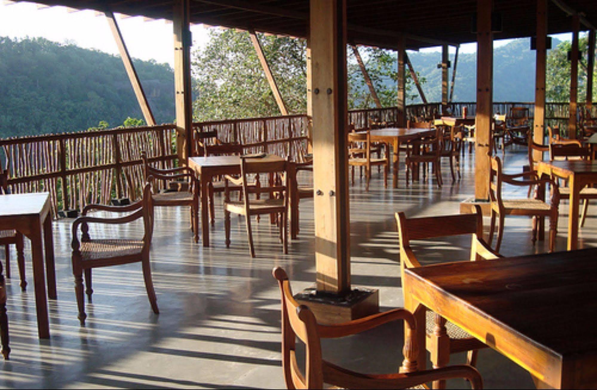 Birds Park Polgahawela Hotel Wadakada Exterior photo